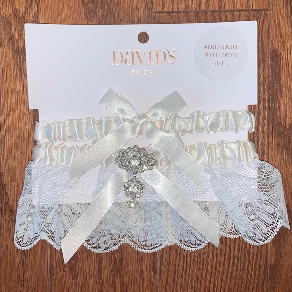 DAVID’S BRIDAL - IVORY GARTER